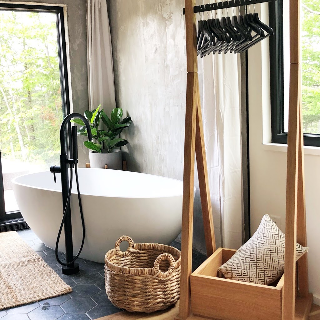 Umari Casa 124 | 87 Chemin de la Pointe-aux-Pères, Lac-Supérieur, QC J0T 1P0, Canada | Phone: (416) 731-6258