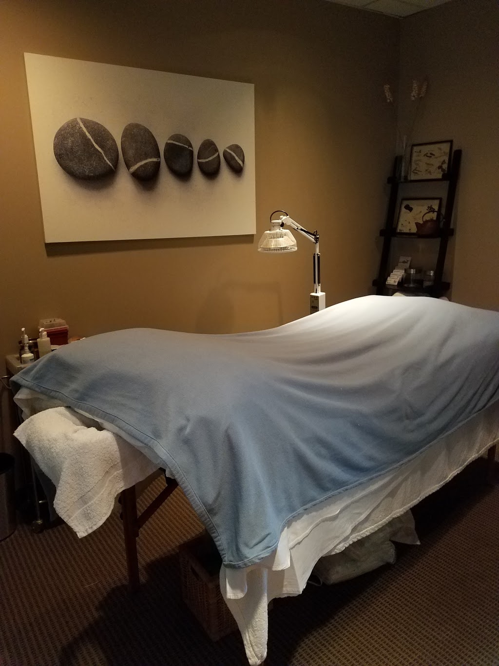 Eglinton Chiropractic and Massage Centre | 5555 Eglinton Ave W #201, Etobicoke, ON M9C 5M1, Canada | Phone: (416) 640-1630