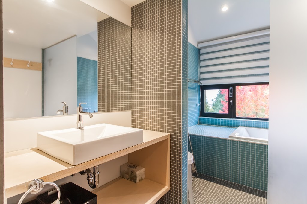 Chalet monrocher | 37 Promenade du Saint-Laurent, Petite-Rivière-Saint-François, QC G0A 2L0, Canada | Phone: (514) 497-1642