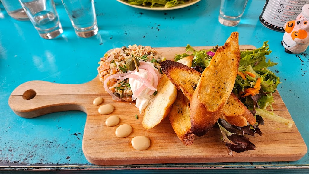 Le Gibard | 137 Rue du Bord de lEau, Tadoussac, QC G0T 2A0, Canada | Phone: (418) 235-4534
