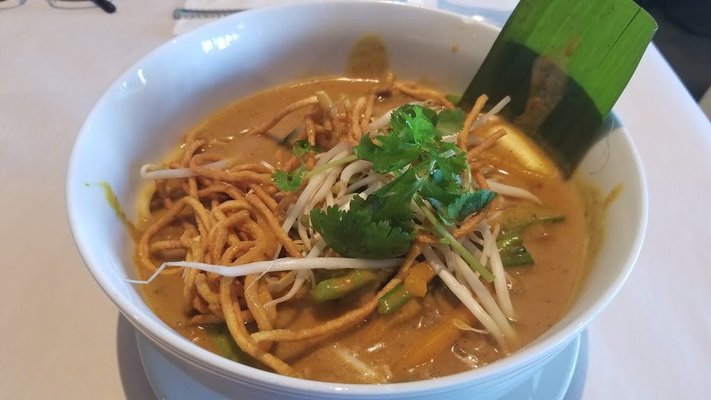 Twin Fish Thai Cuisine | 5555 Eglinton Ave W, Etobicoke, ON M9C 5M1, Canada | Phone: (416) 695-8866