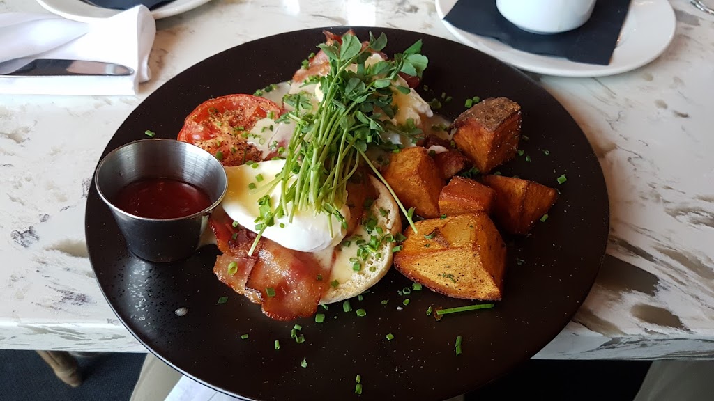 Cirque Restaurant And Bar | 5346 Highline Dr, Fernie, BC V0B 1M6, Canada | Phone: (250) 423-2056