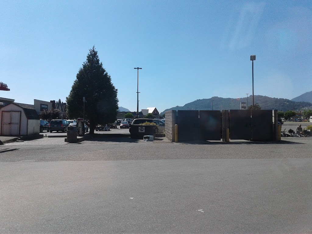 Starbucks | Safeway Grocery Store, 45610 Luckakuck Way, Chilliwack, BC V2R 1A2, Canada | Phone: (604) 858-8115