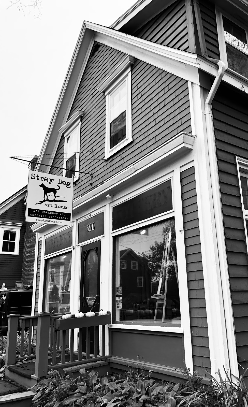 Stray Dog Art House | 590 Main St, Mahone Bay, NS B0J 2E0, Canada | Phone: (902) 482-4449
