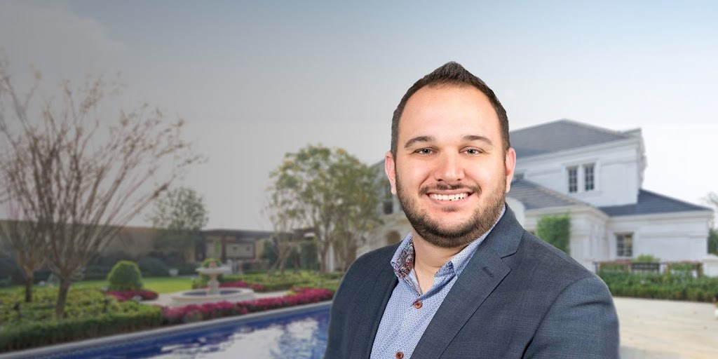 Maxime Larouche, Courtier Immobilier Laval | 2821 Boul Saint-Martin Est #200, Laval, QC H7E 5A1, Canada | Phone: (514) 994-8931