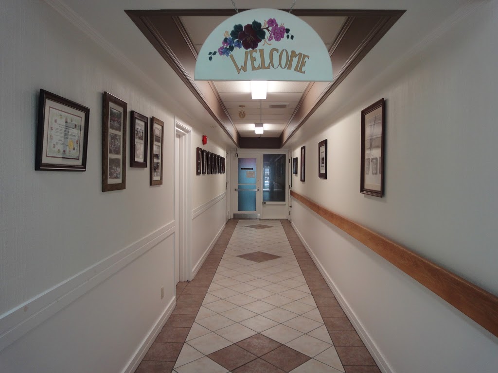 Wasaga Beach Seniors Residence | 135 32nd St N, Wasaga Beach, ON L9Z 2C4, Canada | Phone: (705) 429-3870