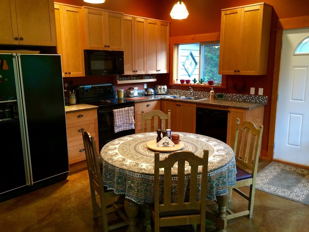 Amberwood on the River B & B | 2980 Riverbend Rd, Nanaimo, BC V9X 1S7, Canada | Phone: (250) 616-8457