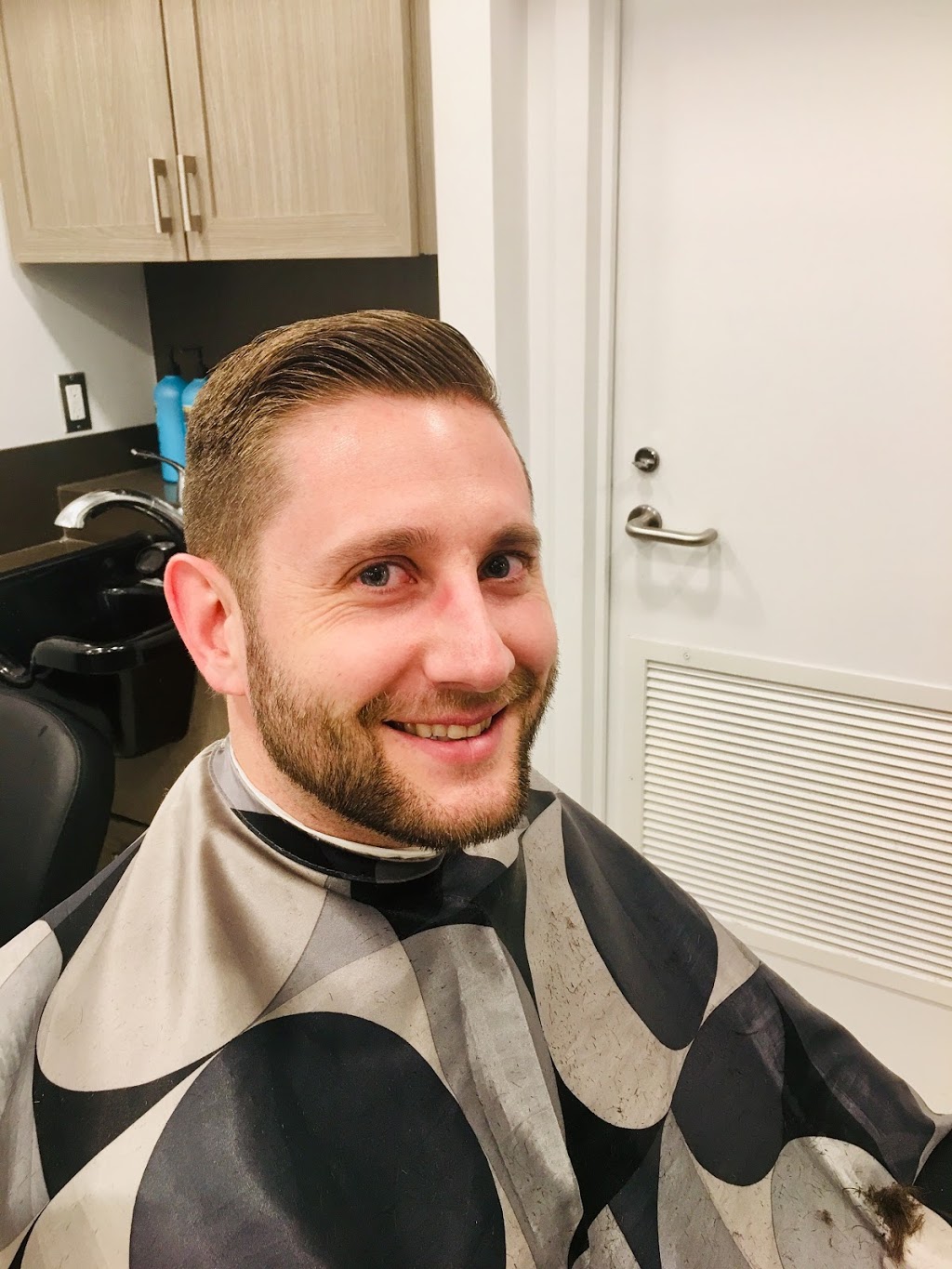 Ottawa Mobile Barber | 111 Catherine St, Ottawa, ON K2P 0P4, Canada | Phone: (613) 859-0001