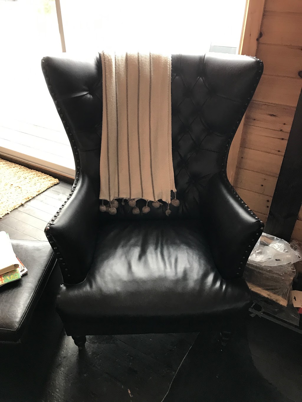 Worth Reupholstering | 1006 Theatre Rd, Gravenhurst, ON P1P 1R3, Canada | Phone: (705) 205-2777