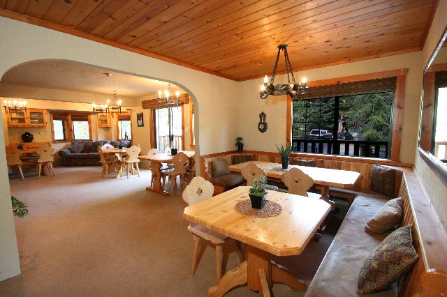 Bear Tracks Whistler Chalet | 7461 Ambassador Crescent, Whistler, BC V0N 1B7, Canada | Phone: (778) 839-0063