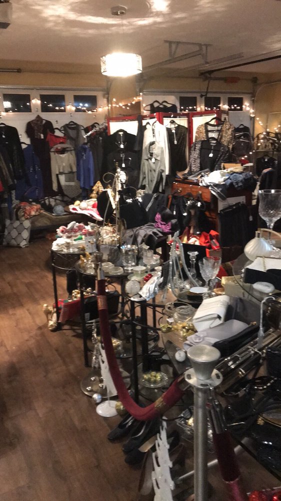 My Little Dress Shop | 7146 Vipond Rd, Nanaimo, BC V9T 6H1, Canada | Phone: (250) 713-3434