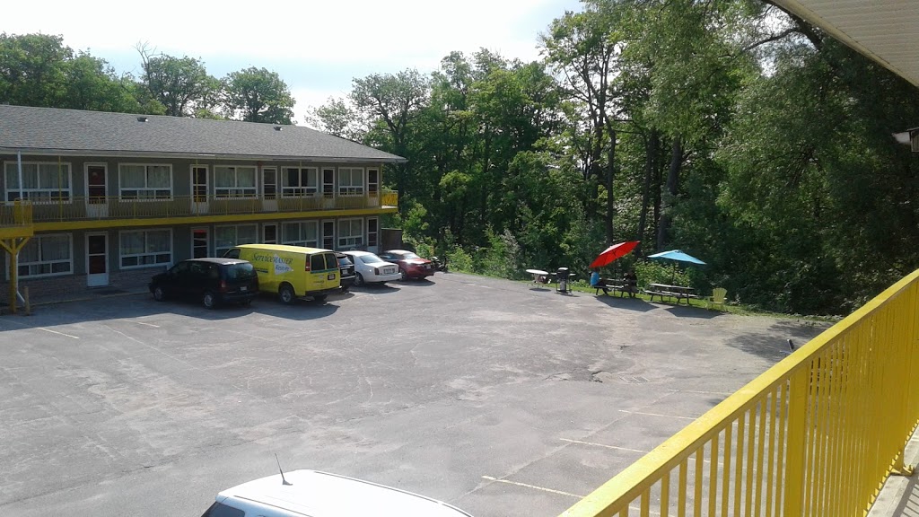 Knights Inn Midland, ON | 751 Yonge St, Midland, ON L4R 2E1, Canada | Phone: (705) 526-2219