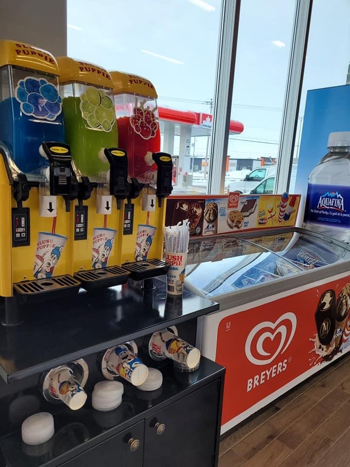 Petro-Canada & Car Wash | 2005 Bd Monseigneur-Langlois Suite 110, Salaberry-de-Valleyfield, QC J6S 0L2, Canada | Phone: (450) 747-1541