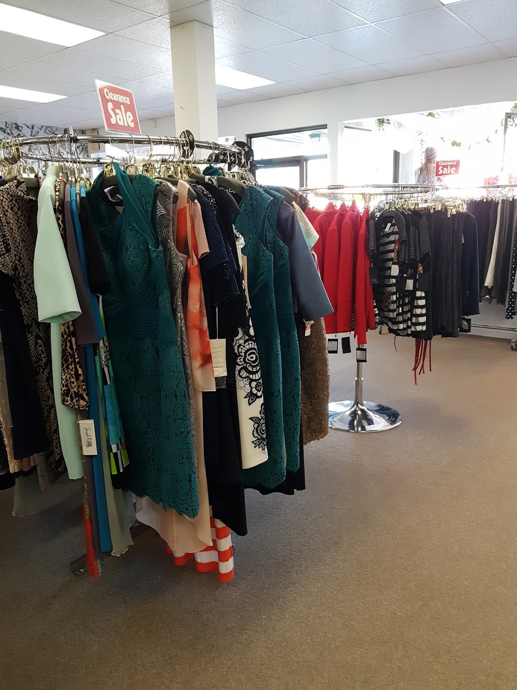 Ideal Ladies Wear | 237 Main St S, Mount Forest, ON N0G 2L1, Canada | Phone: (519) 323-1970
