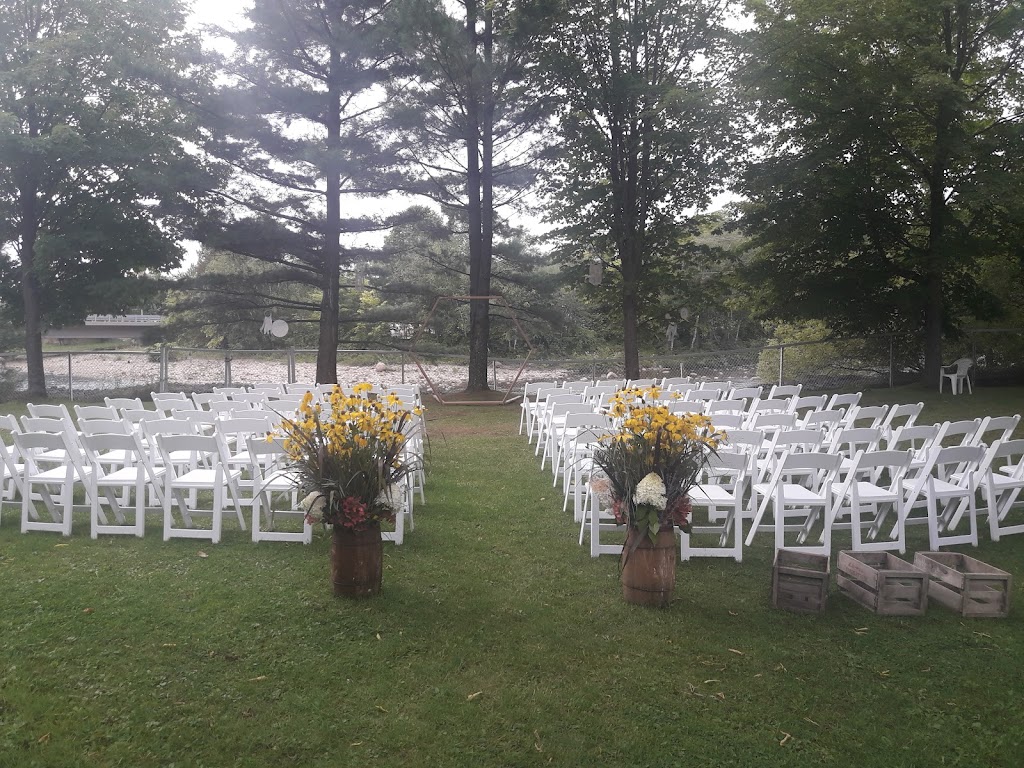 Manoir Mont-Sainte-Anne près de la ville de Québec | 1 Rue des Érables, Beaupré, QC G0A 1E0, Canada | Phone: (418) 826-3331