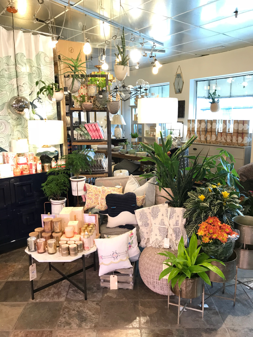 Pointe Claire Nursery Maison | 261 Boul Saint-Jean, Pointe-Claire, QC H9R 3J1, Canada | Phone: (514) 695-5110