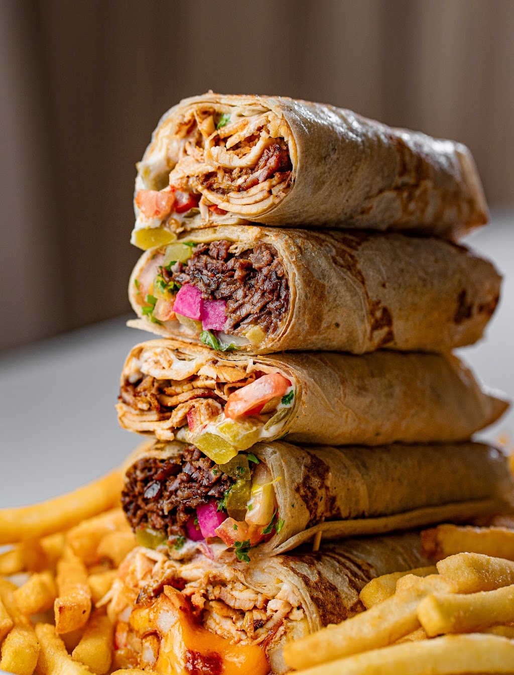 Shawarmaz Pointe-Claire | 46C1, Brunswick Blvd, Pointe-Claire, QC H9B 2L3, Canada | Phone: (514) 505-1918