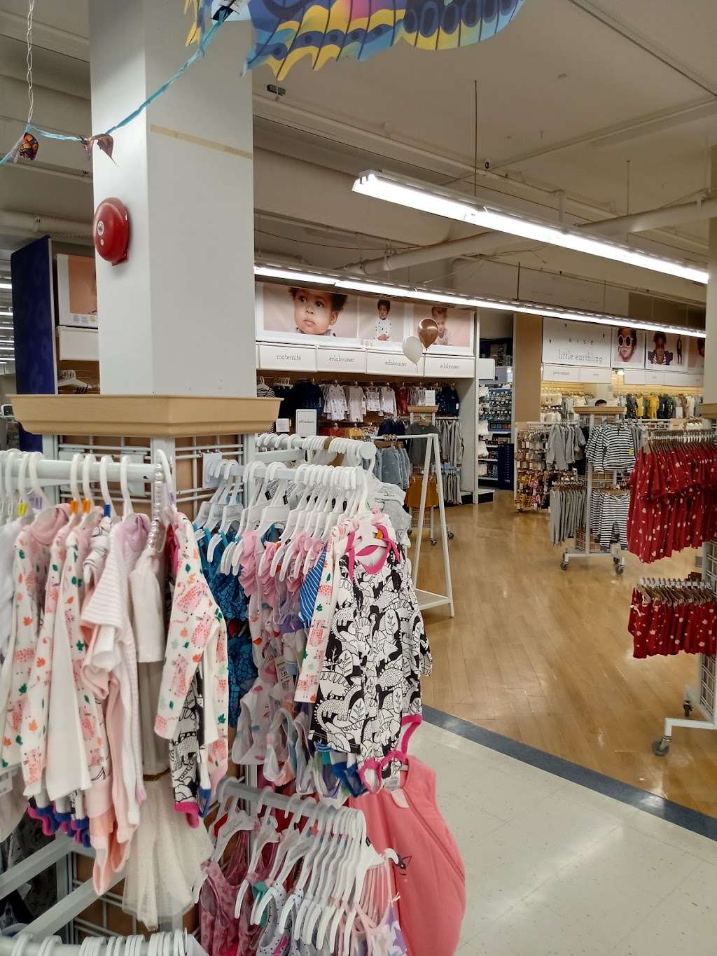 Toys"R"Us | 2700 Bd Laurier, Sainte-Foy, QC G1V 2L8, Canada | Phone: (418) 656-8697