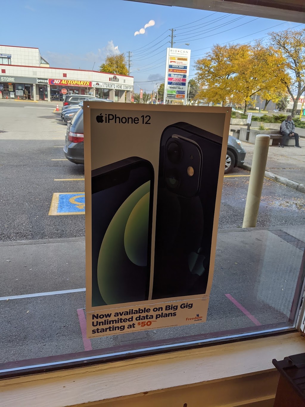 Freedom Mobile | Whiteshield Plaza, 2300 Lawrence Ave E Unit 26, Scarborough, ON M1P 2R2, Canada | Phone: (647) 251-8330