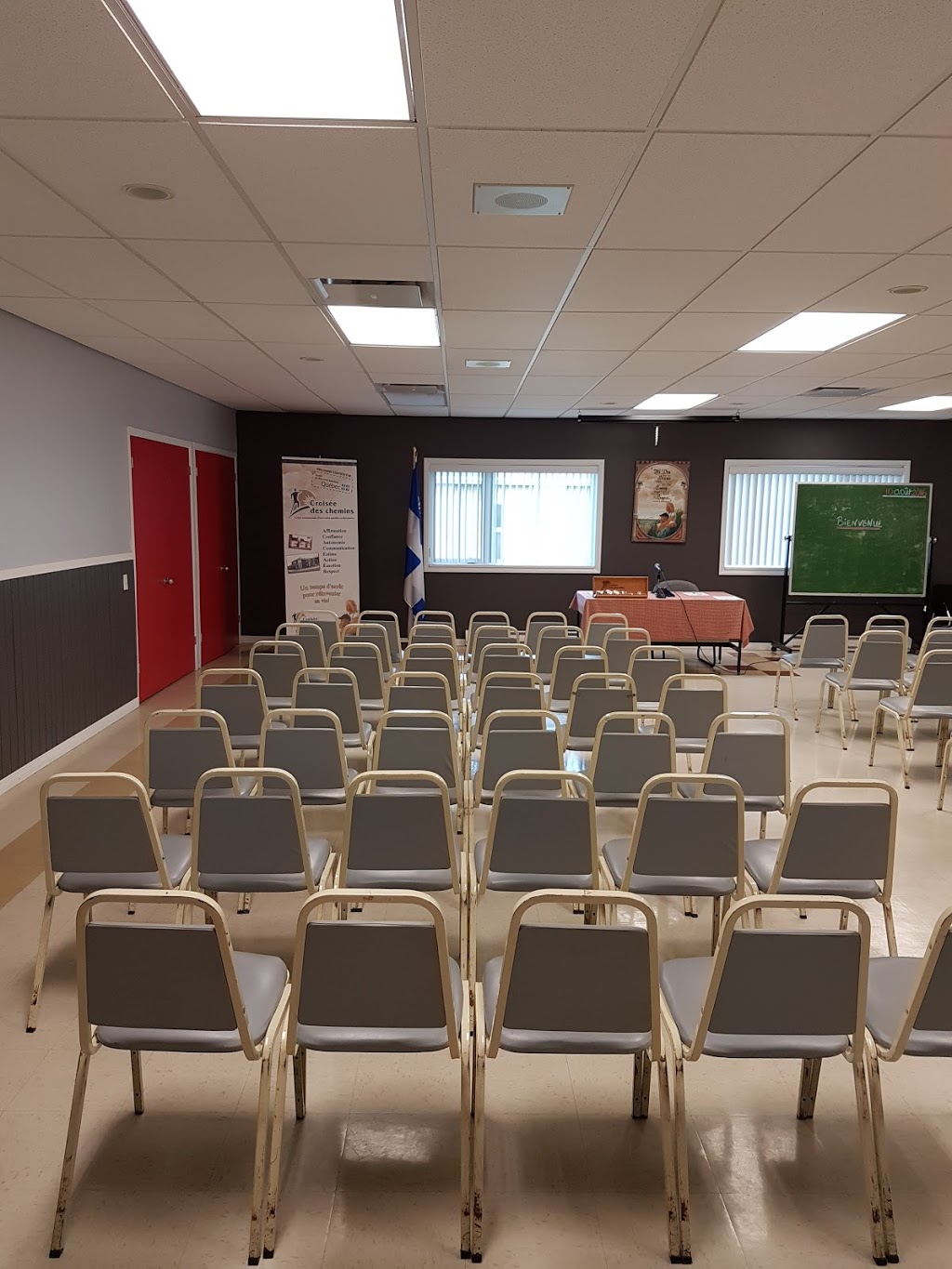 La Croisée des Chemins | 18480 Boulevard Lacroix, Saint-Georges, QC G5Y 5B8, Canada | Phone: (418) 227-0897