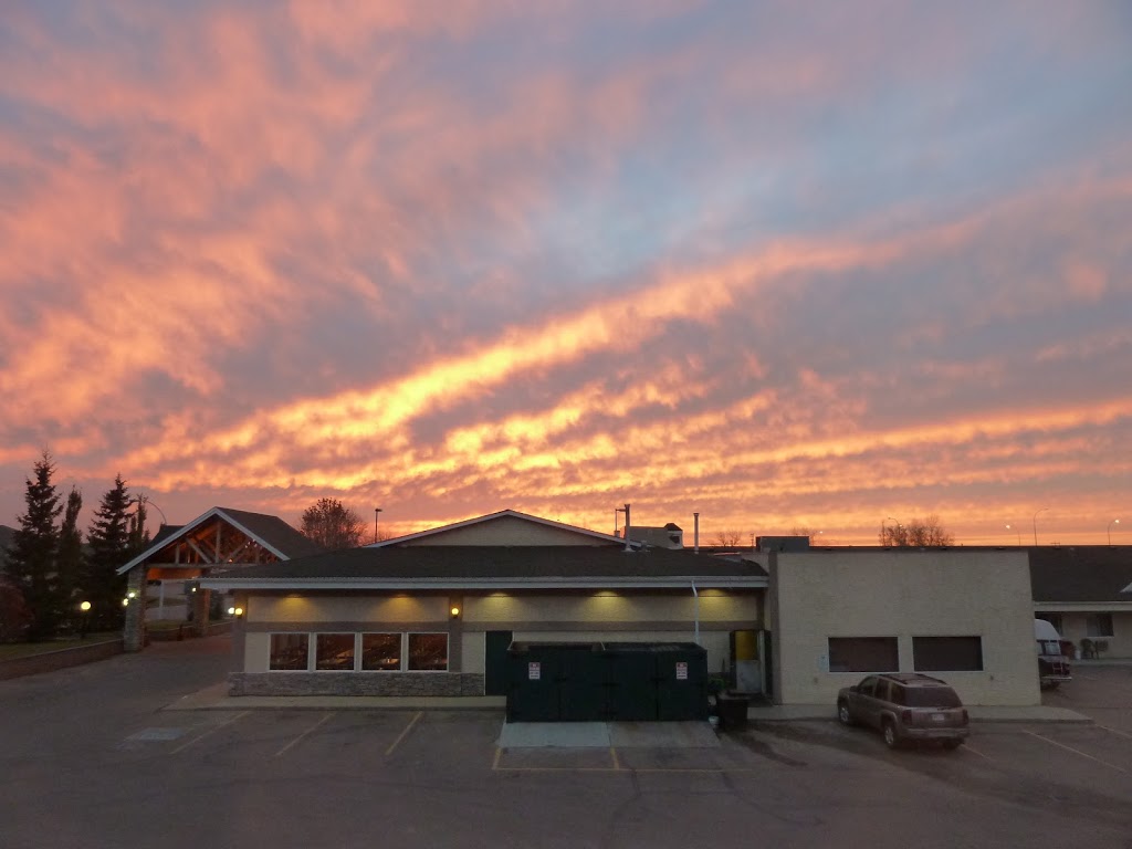 Ramada by Wyndham Stony Plain Hotel & Suites | 3301 43 Ave, Stony Plain, AB T7Z 1L1, Canada | Phone: (780) 963-0222