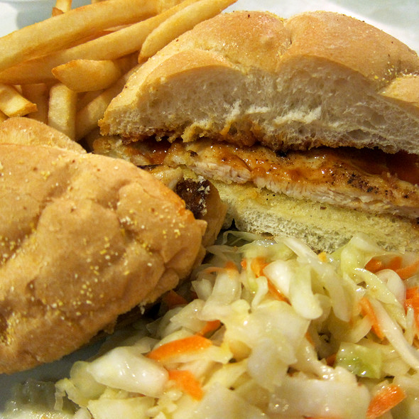 The Donlands Diner | 417 Donlands Ave, East York, ON M4J 3S3, Canada | Phone: (416) 421-8500