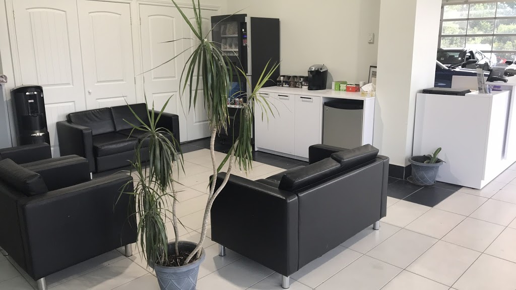 AutoZoom | 4300 Boulevard Dagenais O, Laval, QC H7R 1L5, Canada | Phone: (855) 781-3205