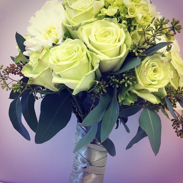 The Village Flower | 3710 Main St #2, Niagara Falls, ON L2G 6B1, Canada | Phone: (289) 296-4754