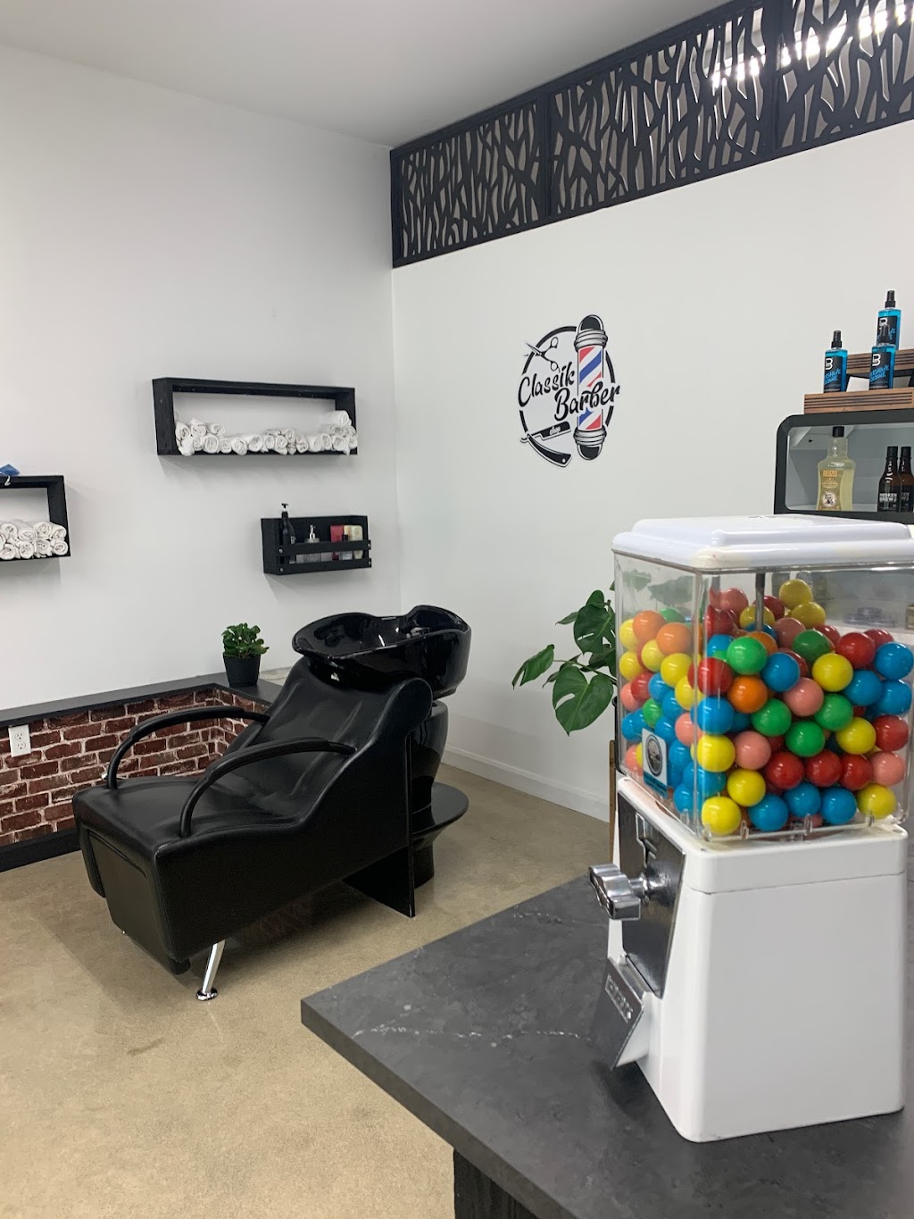 Classik barbershop | 346 QC-273, Saint-Apollinaire, QC G0S 2E0, Canada | Phone: (581) 989-4321