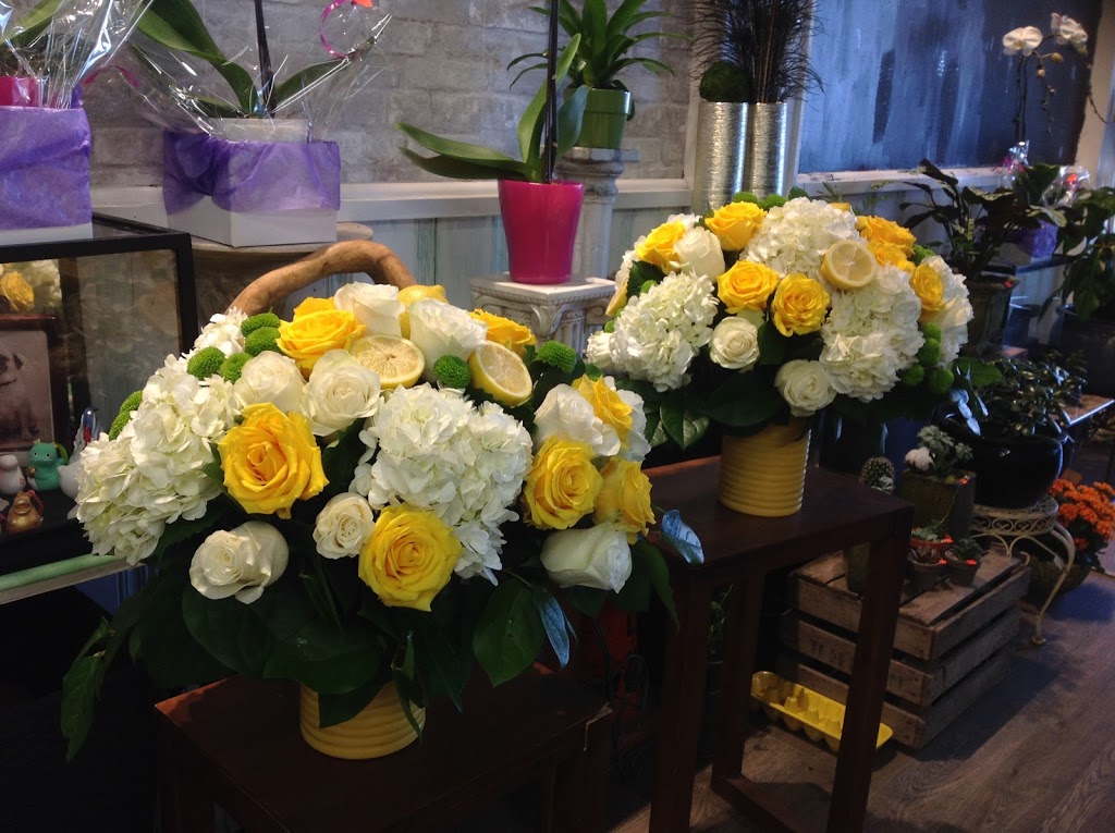 Richmond Flowers | 38 Levendale Rd, Richmond Hill, ON L4C 4H2, Canada | Phone: (905) 737-7967