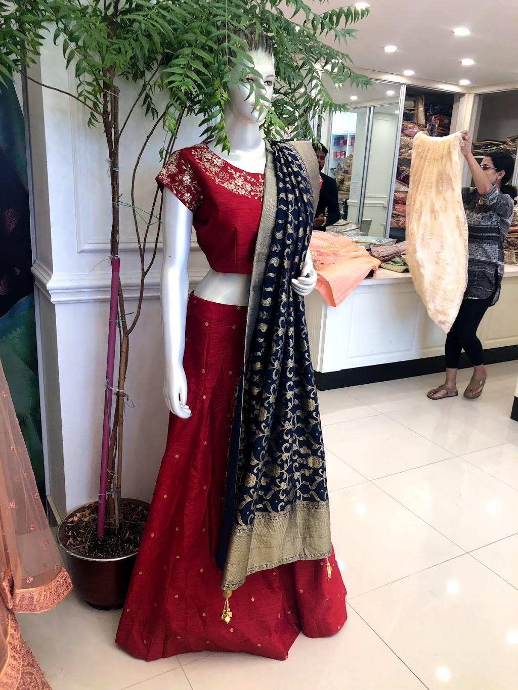 Mayas Boutique | 6055, 124 Steeles Ave E #124, Scarborough, ON M1X 0A7, Canada | Phone: (416) 292-6292
