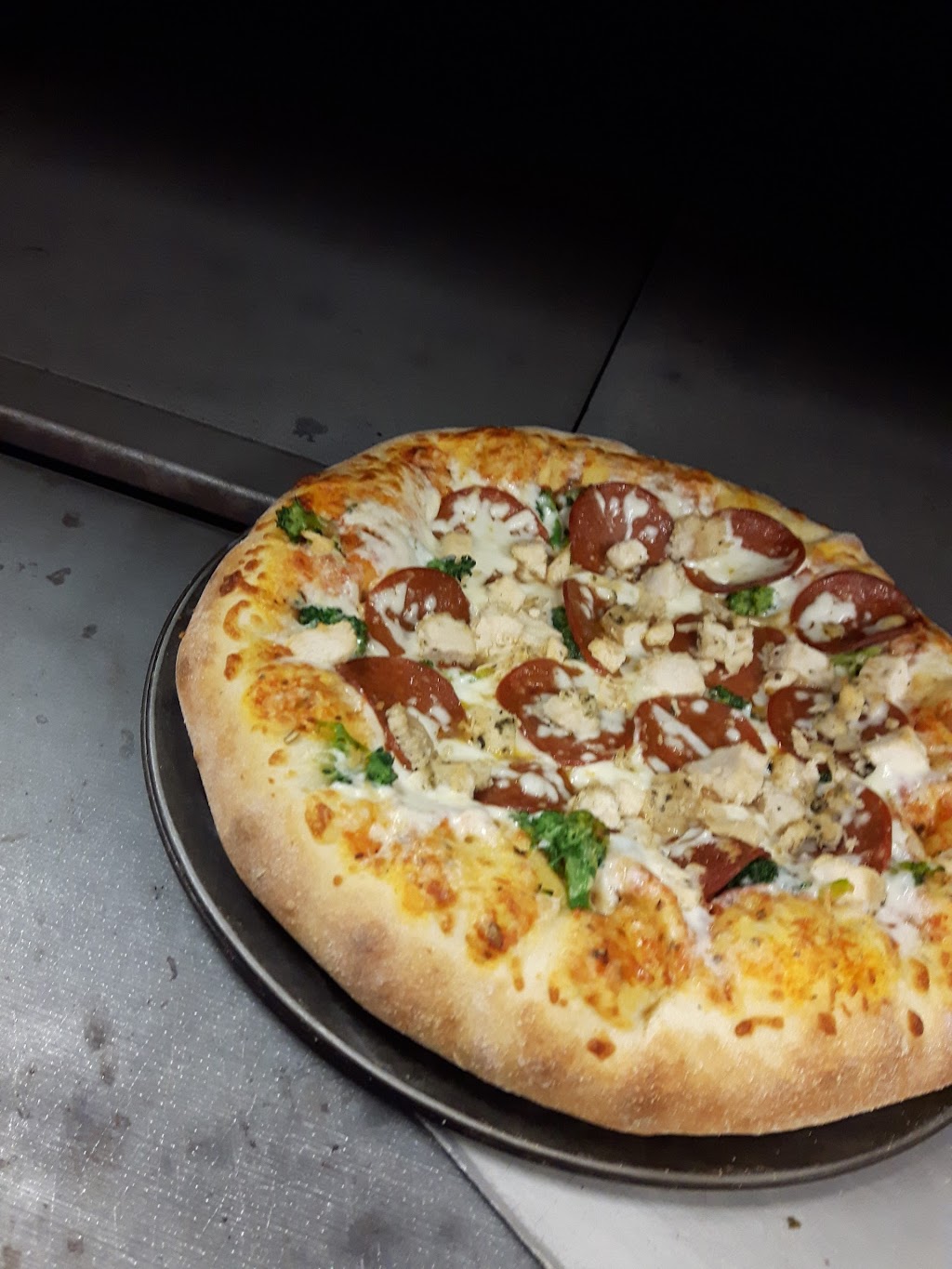 Everest Pizza | 2310 Eglinton Ave E, Scarborough, ON M1K 2M2, Canada | Phone: (416) 236-0000
