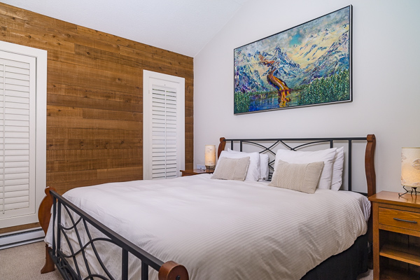 Holiday Whistler Accommodations Inc | Fitzsimmons Rd N, Whistler, BC V0N 1B7, Canada | Phone: (604) 932-2038