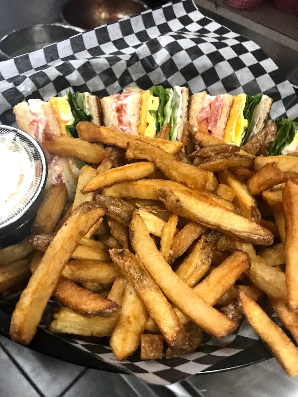 Georges Le Roi Du Sous-Marin LONGUEUIL INC. | 1820 Boulevard Marie-Victorin, Longueuil, QC J4G 1Y9, Canada | Phone: (450) 651-8552