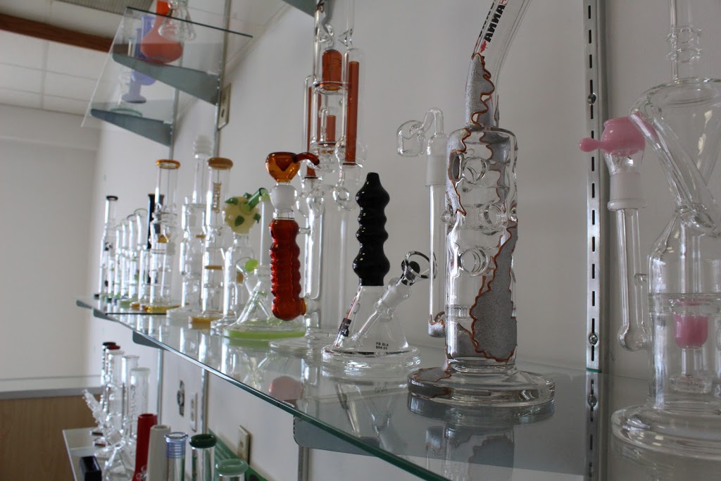 Budders Cannabis | 3466 Dundas St W, York, ON M6S 2P3, Canada | Phone: (416) 763-2833