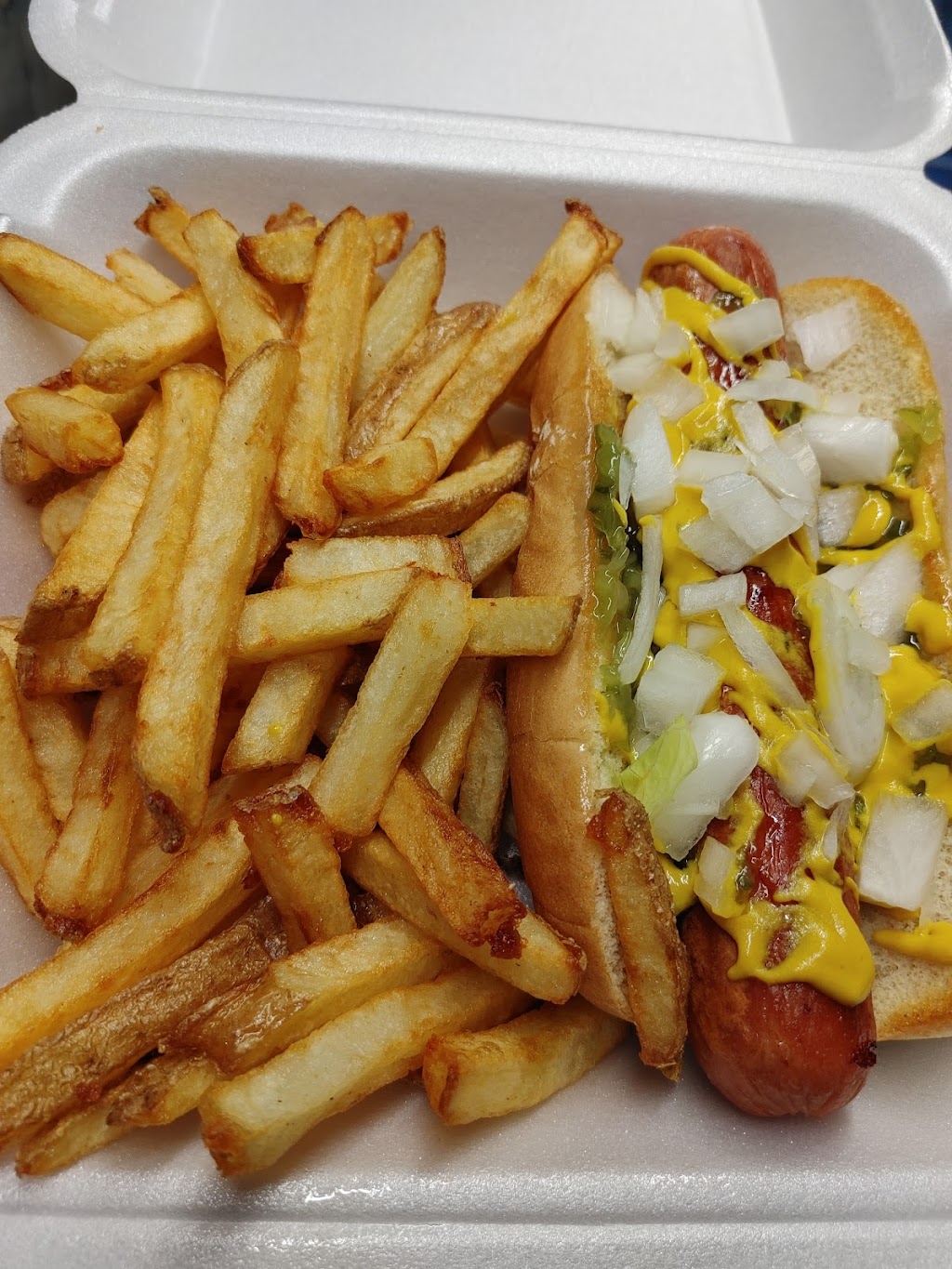 Kickin Wings | 630 Jubilee Rd, Muncey, ON N0L 1Y0, Canada | Phone: (519) 264-1960
