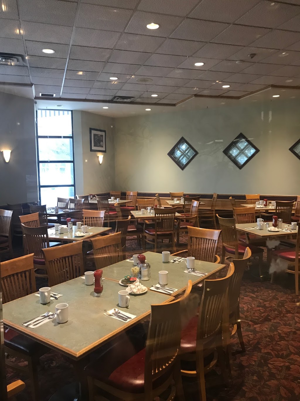 Nor-Villa Motor Hotel | 1763 Henderson Hwy, Winnipeg, MB R2G 1P3, Canada | Phone: (204) 338-0334