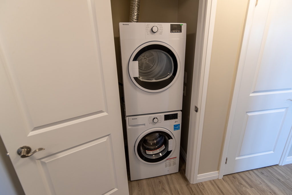 Concorde Place Apartment Rentals - Panoramic Properties | 155 Hagar St, Welland, ON L3B 4J8, Canada | Phone: (855) 371-1201