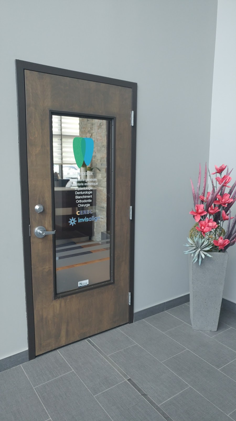 Clinique dentaire Lapinière-Chevrier | 6705 Boulevard Chevrier bureau 108, Brossard, QC J4Z 3T9, Canada | Phone: (450) 926-2244