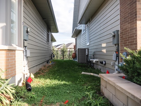 Ottawa Lawn Salon | Lawn Care & Landscaping | 106 Battersea Cres, Kanata, ON K2T 0C6, Canada | Phone: (888) 334-4551