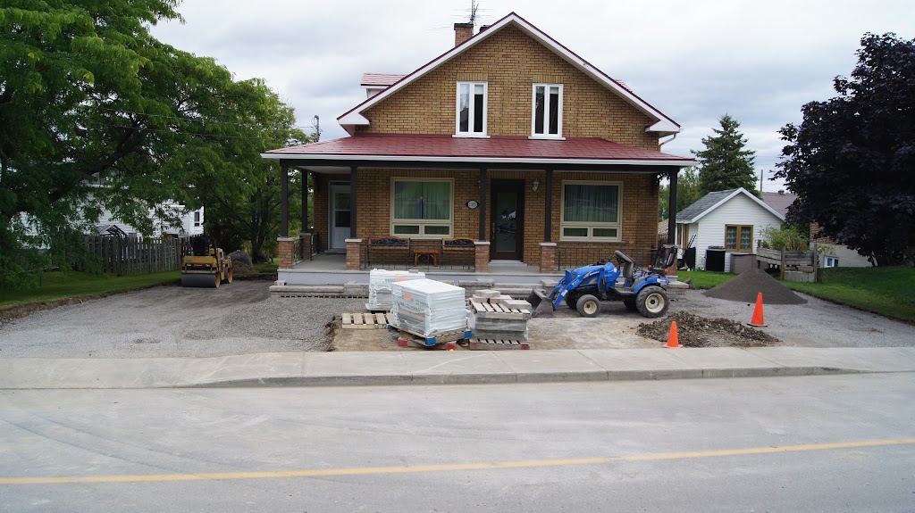 Interblocs Blouin Inc | 16 Rue du Moulin, Sainte-Anne-de-Beaupré, QC G0A 3C0, Canada | Phone: (418) 570-6847