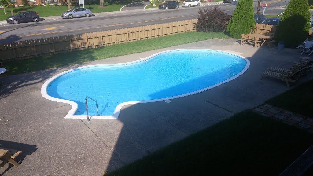 Motel Le Classique | 310 Rue de la Visitation, Saint-Charles-Borromée, QC J6E 4N7, Canada | Phone: (450) 756-0588