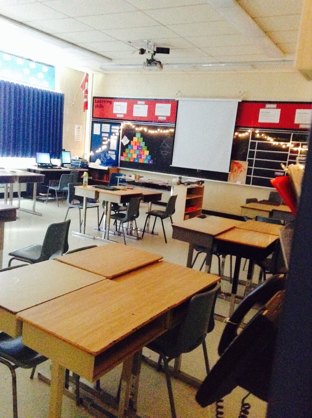 Hillcrest Middle School | 1530 Springwell Ave, Mississauga, ON L5J 3H6, Canada | Phone: (905) 822-1657