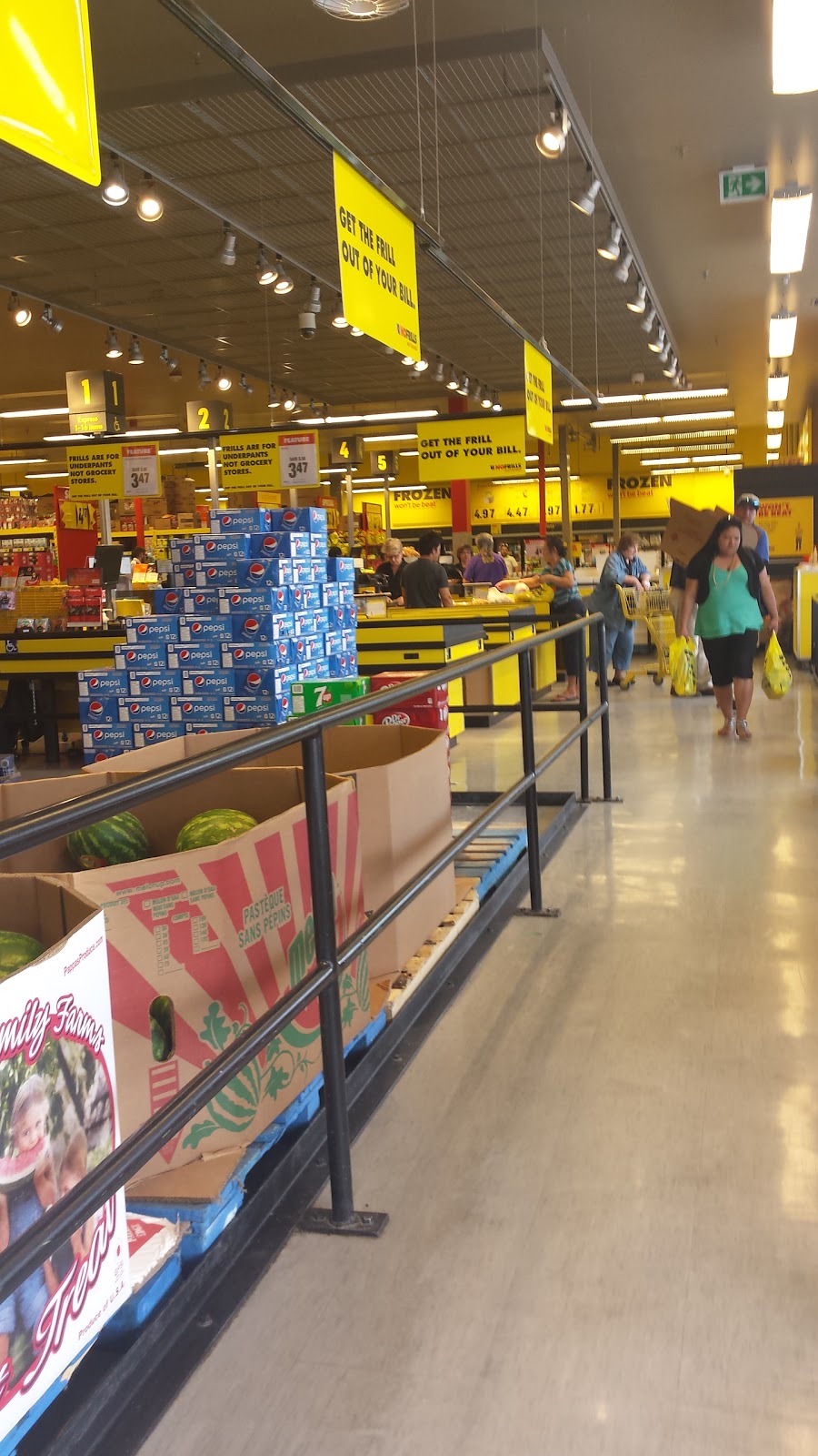 Crawfords No Frills | 5000 4 Ave, Regina, SK S4T 0J6, Canada | Phone: (866) 987-6453