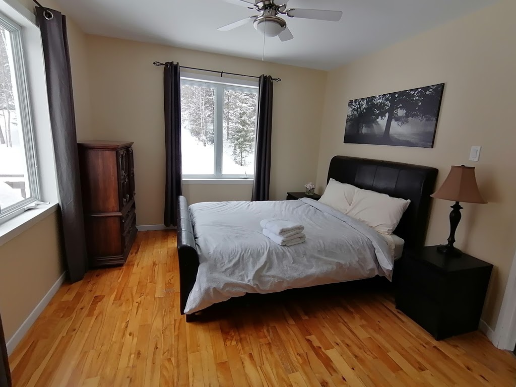 Chalet Acadia | 1628 Chemin Massie, Saint-Adolphe-dHoward, QC J0T 2B0, Canada | Phone: (514) 577-6461