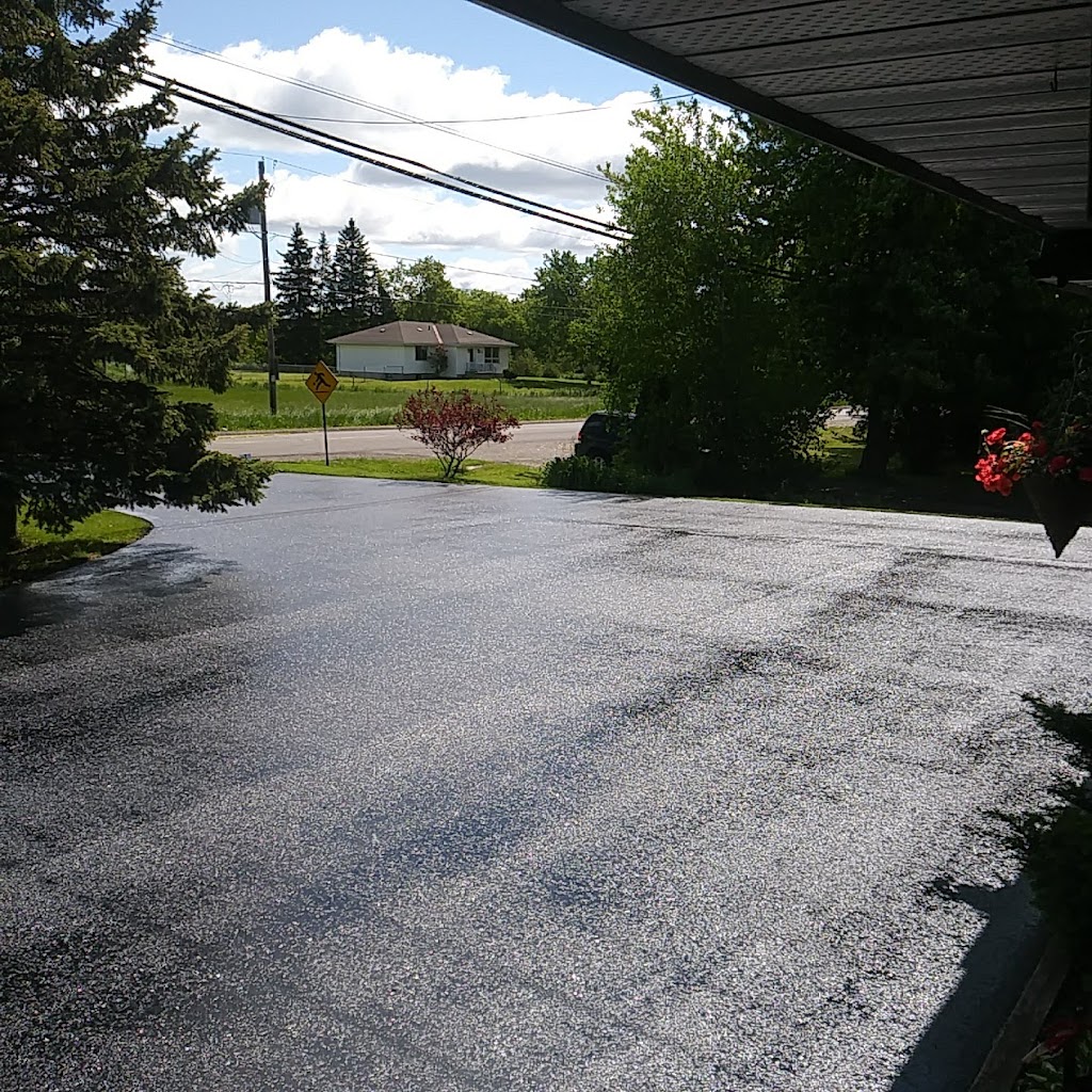 Independent Driveway Sealing | 668 County Rd 1, Napanee, ON K7R 3L2, Canada | Phone: (613) 354-1818