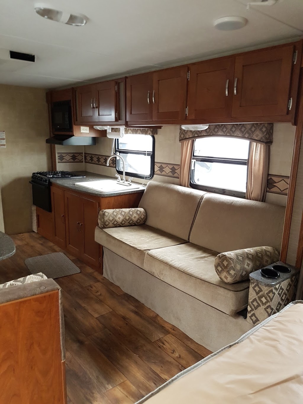 Caravane Les Promenades | 3142 Chemin dOka, Sainte-Marthe-sur-le-Lac, QC J0N 1P0, Canada | Phone: (450) 491-7474