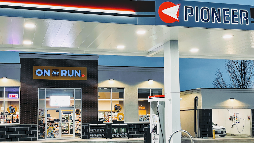 Pioneer Gas Station | 63 McNaughton Ave, Wallaceburg, ON N8A 1R7, Canada | Phone: (519) 626-8525