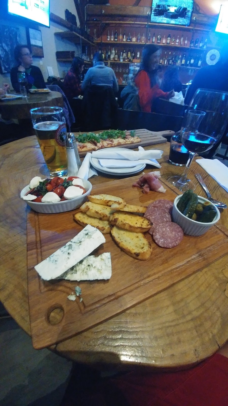 Amiche Restaurant and Social House | 3239 Penetanguishene Rd, Barrie, ON L4M 4Y8, Canada | Phone: (705) 730-1125