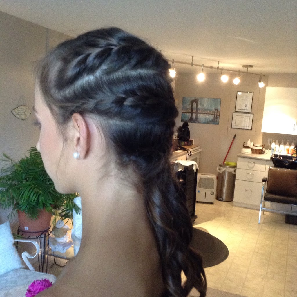 Stephanies hair studio | 39 April Gardens, Aurora, ON L4G 4R7, Canada | Phone: (416) 820-9326